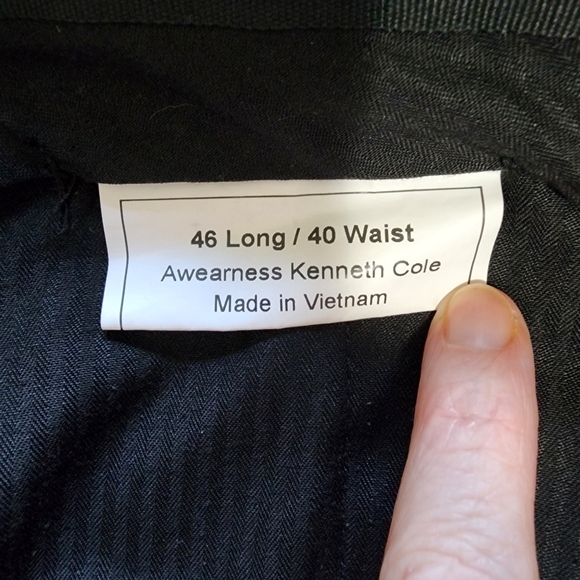 Kenneth Cole AWEARNESS 2-Piece Dark Gray Suit – Jacket 46 Long / Pants 40W - Picture 16 of 16